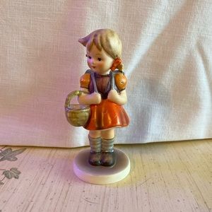 Hummel - ( School Girl) 5”